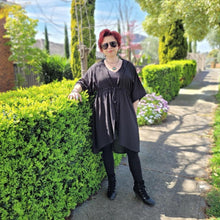 Load image into Gallery viewer, Daisy High-Low Hem Kimono Tunic