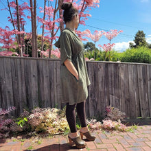 Load image into Gallery viewer, Daisy High-Low Hem Kimono Tunic