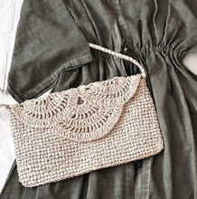 Load image into Gallery viewer, Raffia Crochet Bag