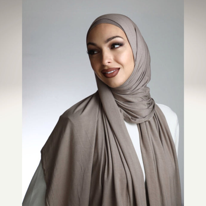 grace-collection-shawl-scarf-hijab-on-model-mocha-cream-2