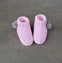 Load image into Gallery viewer, kids-crochet-slipper-boots-in-soft-velvet-yarn-pink-with-grey-pompom-front-view